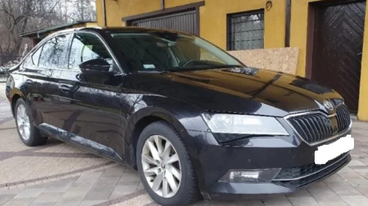 Skoda Superb cena 79900 przebieg: 155500, rok produkcji 2018 z Wołomin małe 379